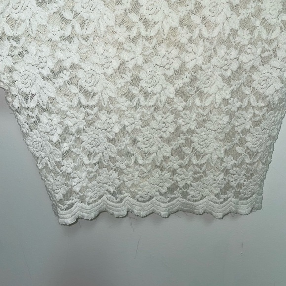 𝅺ambiance Lace Crop Top - Picture 3 of 11